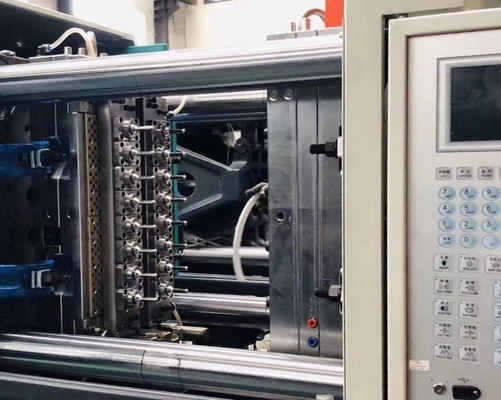 16 wnęk Automatyczna maszyna do formowania wtryskowego Serwo Energooszczędna maszyna do formowania wtryskowego PET