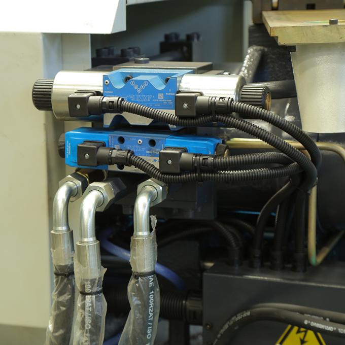 CE ISO 9001 wymienione 650T plastikowe piwo wino szkło skrzynia maszyna do tworzenia maszyn do formowania zastrzykiem 2