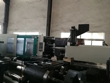 Automatyczna wtryskarka 37KW Sterylna maszyna do produkcji plastikowych czerwonych lejków
