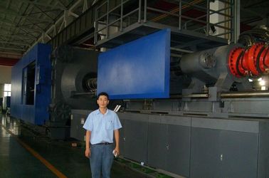 Maszyna do formowania wtryskowego Maszyna do produkcji tworzyw sztucznych 1000 ton Do materiału PCV