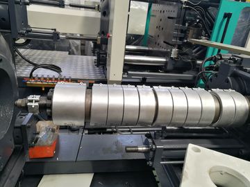 Kask z tworzywa sztucznego Automatyczna maszyna do formowania wtryskowego z układem serwo